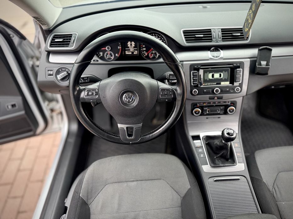 VW PASSAT B7 2012 • 2.0 TDI 140 CP • E5 • Navigatie • BiXenon •