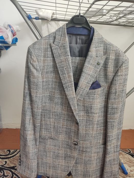 Продам костюм