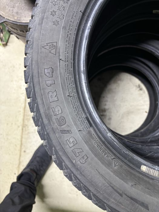 Продам 2 балона резины мишлен.