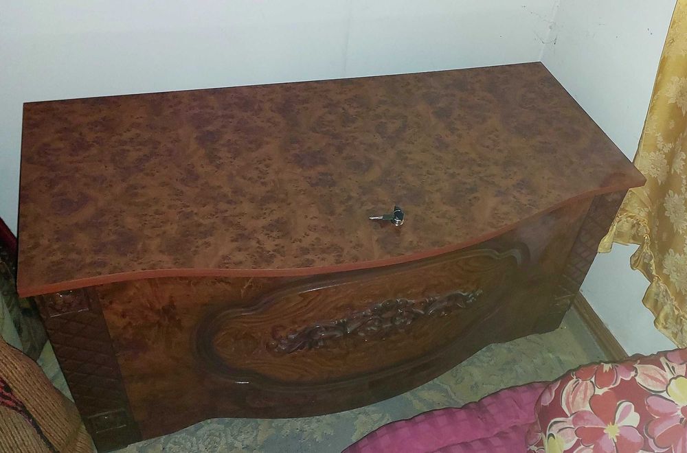 Сандиқ қутичаси билан сотилади