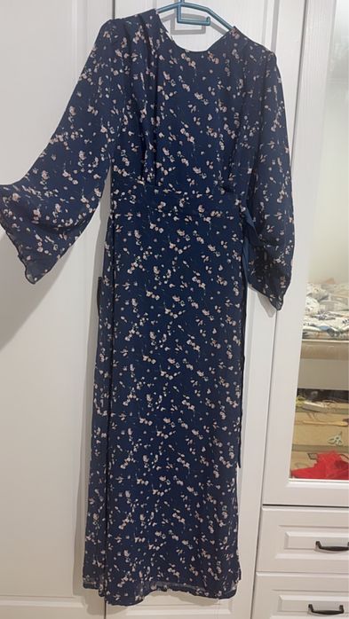 Платия повсидневная с разрезом