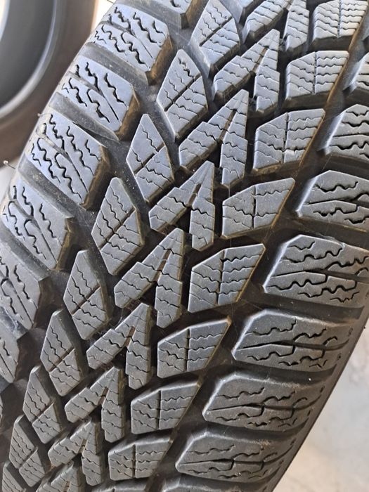 4 anvelope iarnă 185 60 r15 Dunlop