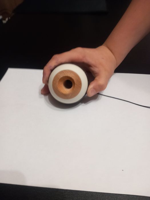 Vând  o kendama  nouă