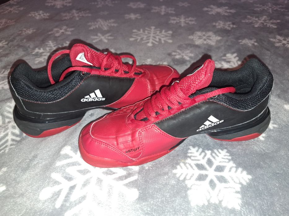 Маратонки Adidas  Нови