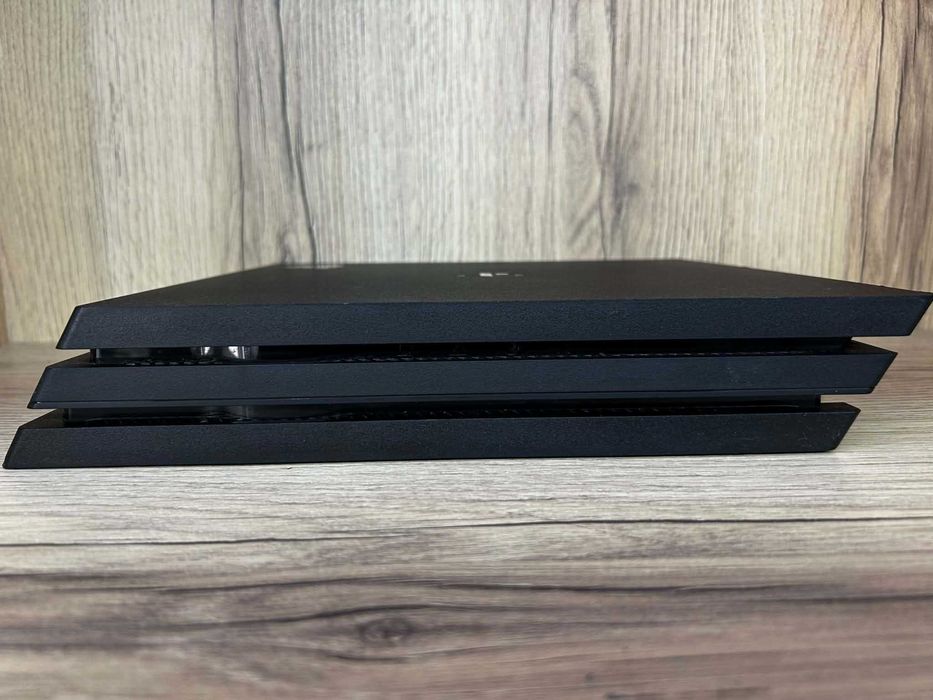 Конзола PlayStation 4 Pro  CUH-7116B 1TB