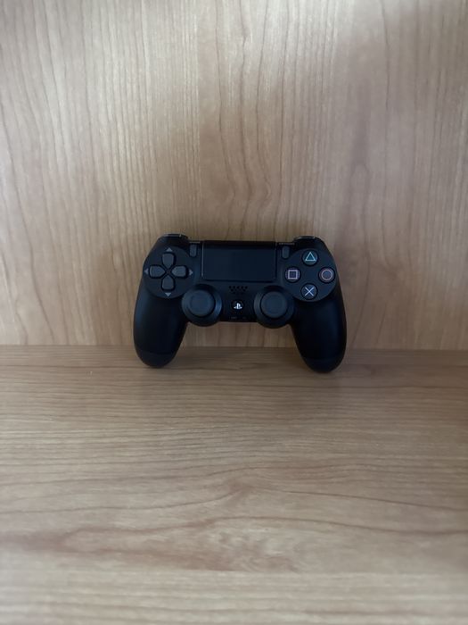Продам Ps4 Slim 1ТБ б/у