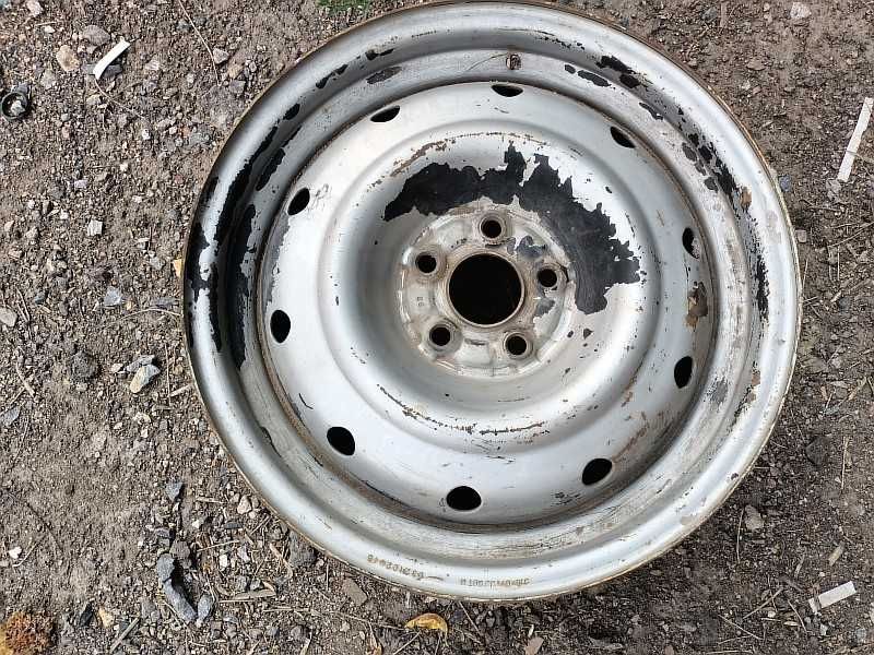 Продам ОДИН оригинальный металлический диск на автомашину Subaru