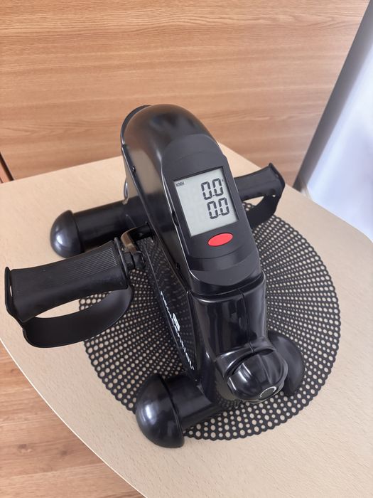 Aparat de pedalat – mini bicicletă fitness