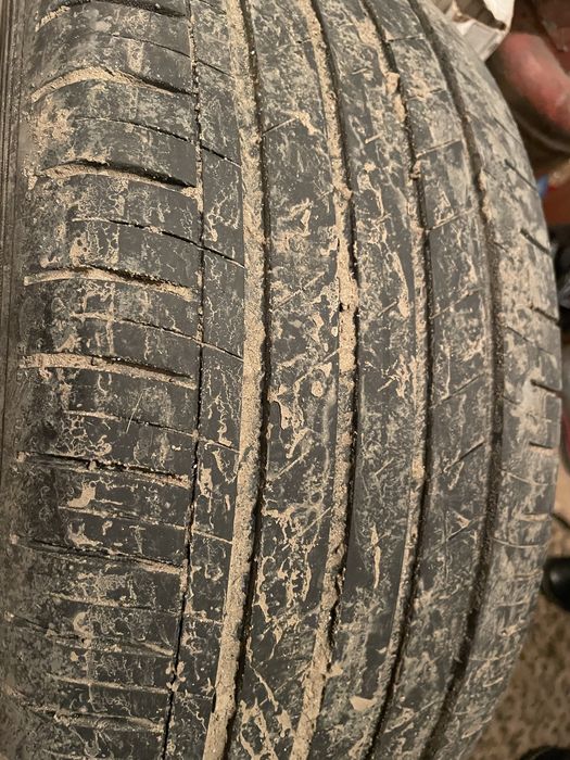 Продам Комплект  пакрышек