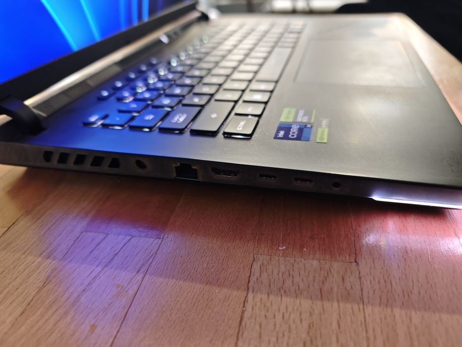 Лаптоп ASUS ROG Strix Scar