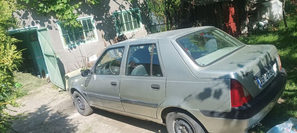 Vând Dacia Solenza