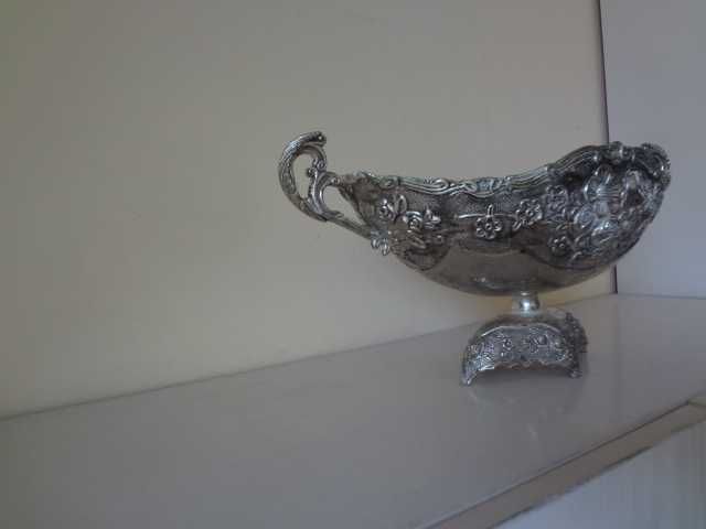 Голяма разкошна сребриста купа