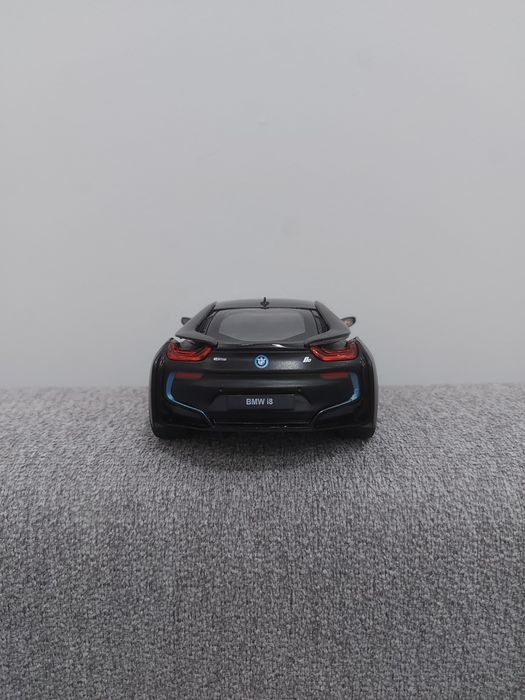 Игрушечная машина