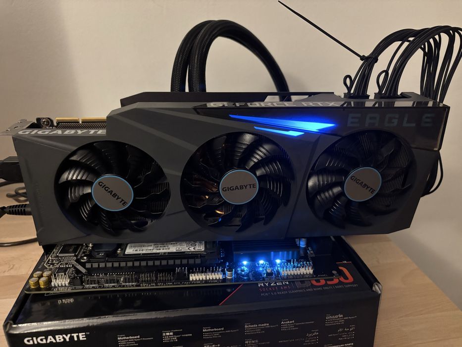 Placa Video RTX 3090 gIgiabyte eagle OC 24 Gb VRAM