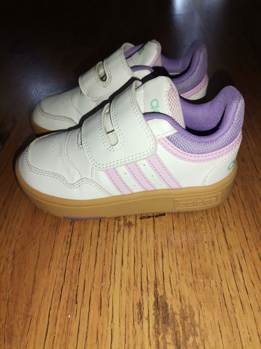 Маратонки Adidas 26