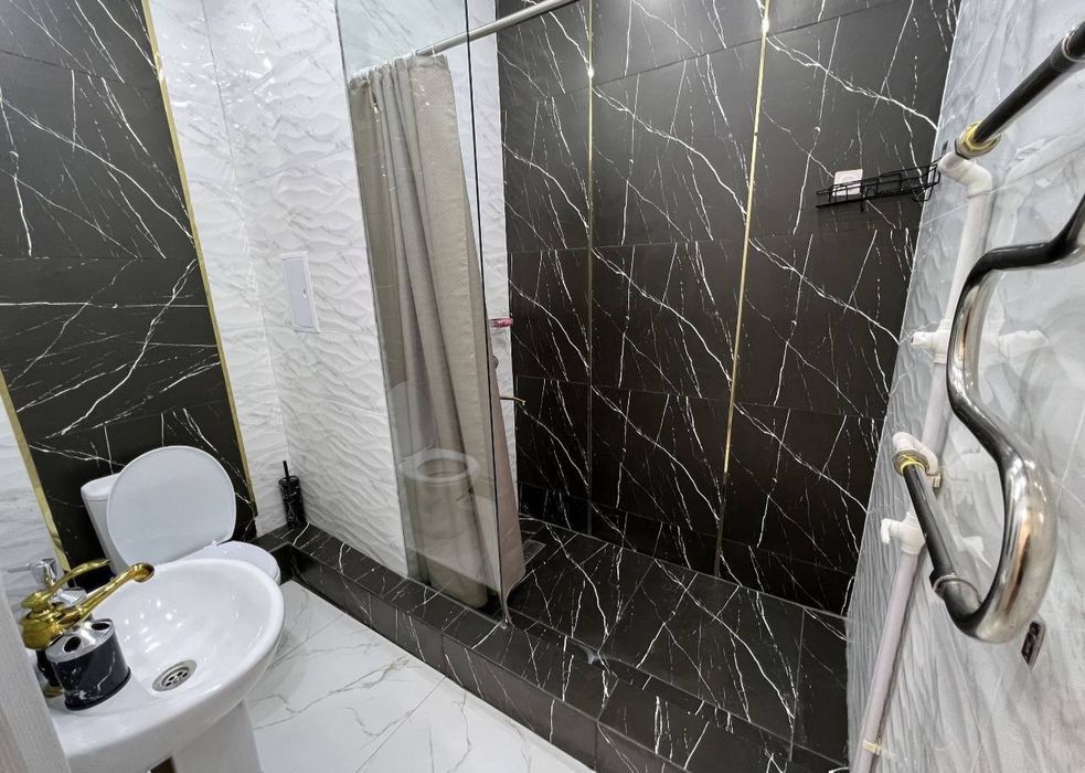 Чиланзар-3.  2/4/4 метро Новза