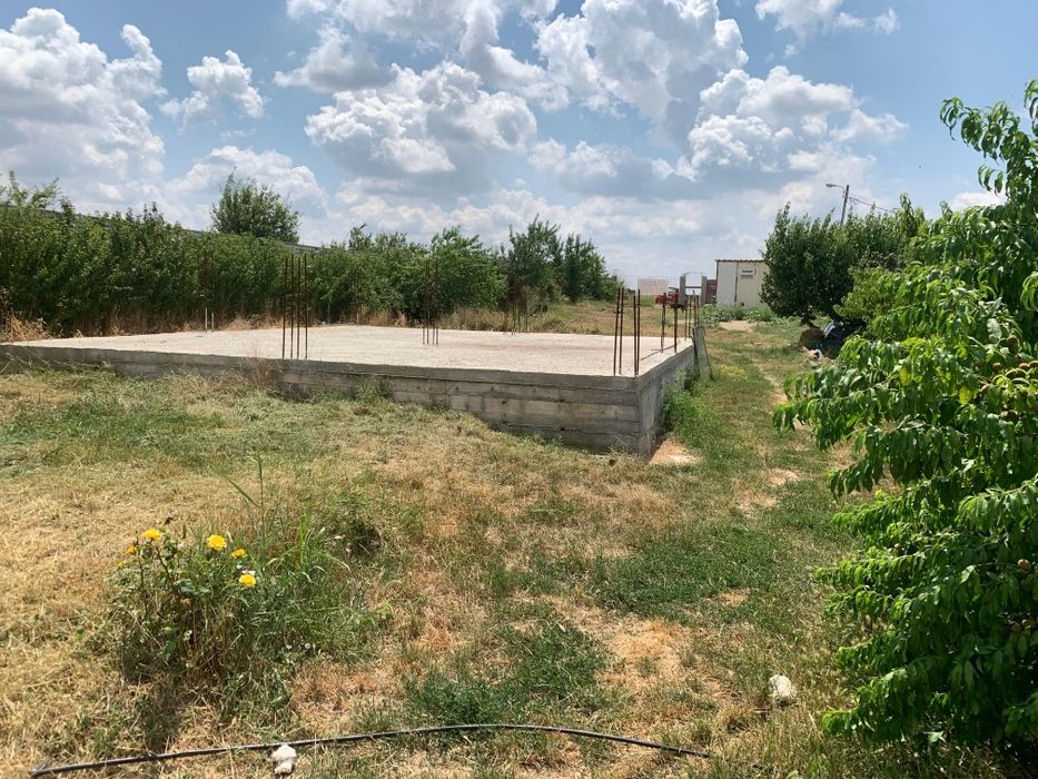 Teren intravilan de 2.300 mp de vânzare în Izvor, Simnicu de Sus, la doar câteva minute de Craiova