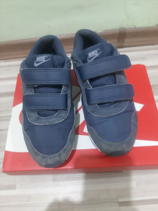 Маратонки за момче Nike