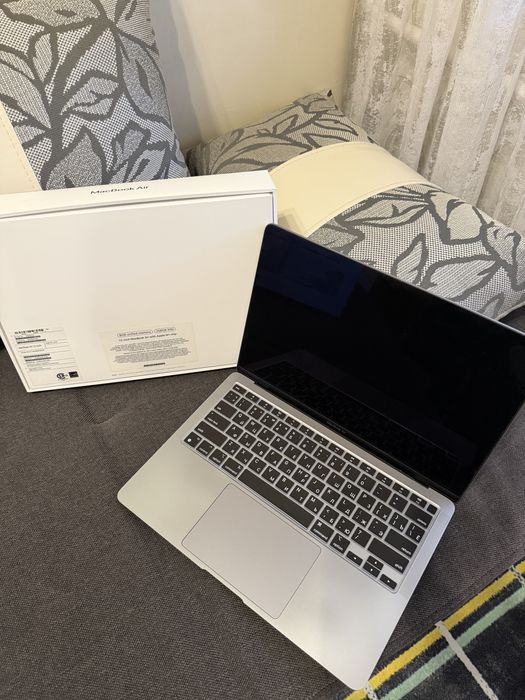 Apple MacBook Air 13 MGN63 M1