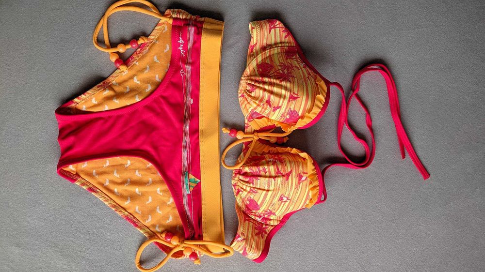 --> Нов бански от две части 6ixty 8ight размер S,