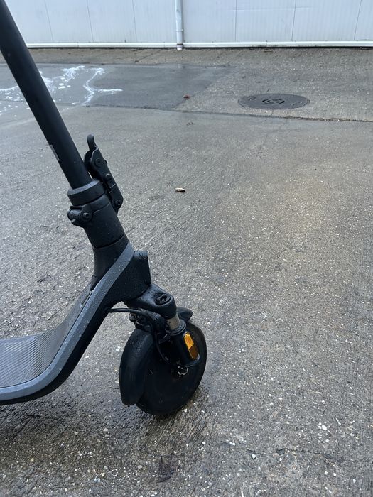 Електрическа тротинетка Ninebot E2 Plus – перфектно състояние