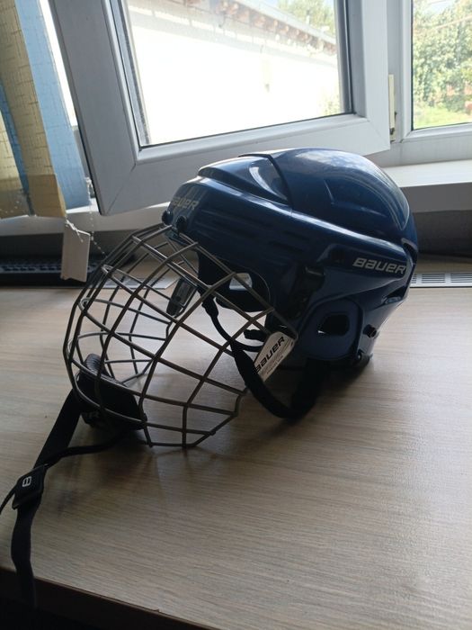 Шлем Bauer хоккейный