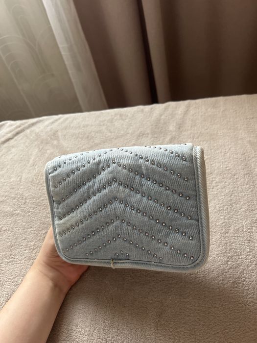 Стилна дънкова чанта на bershka