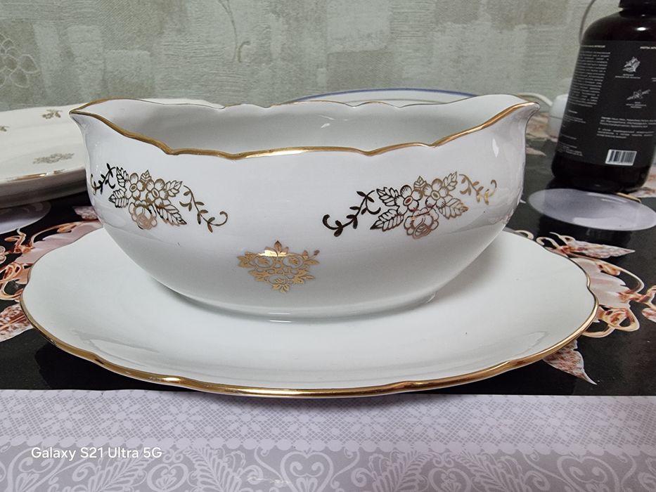 Соусник винтажный+ овальное блюдо +круглая тарелка из той же коллекции