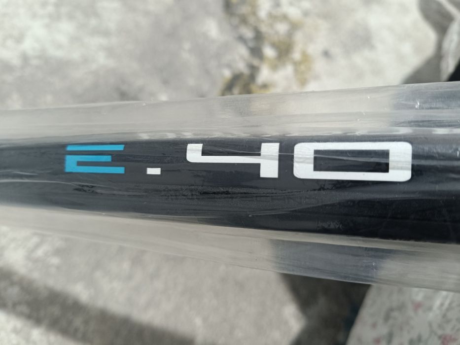 Продам клюшку хоккеную