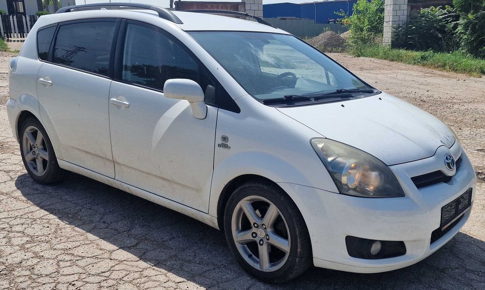 Toyota Corolla Verso 2.2 D-CAT на части Тойота Корола Версо 2.2 ДКАТ