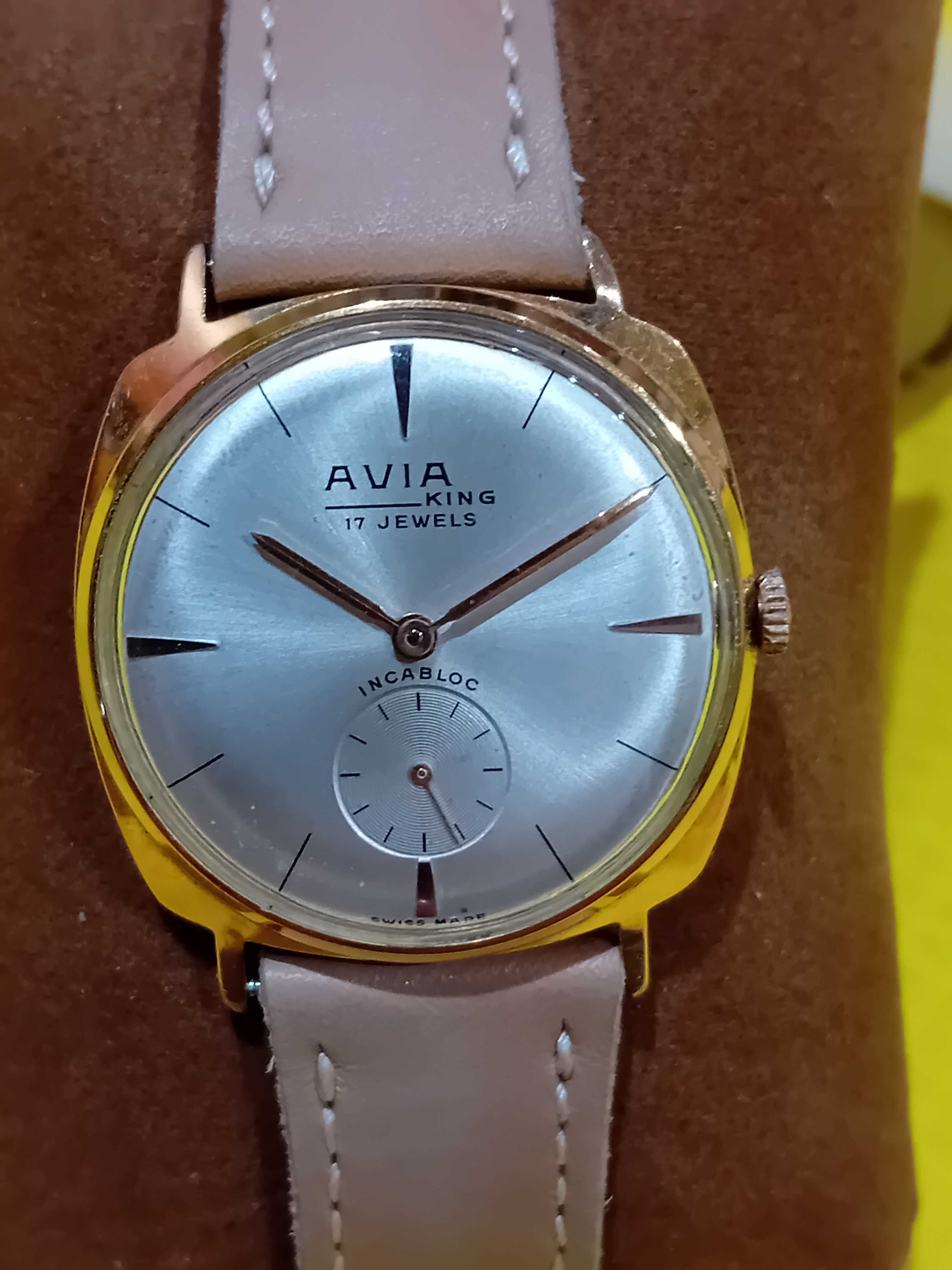 Avia on sale king watch