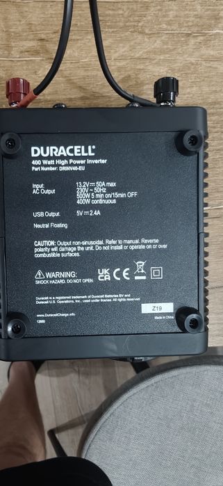 инвертор на ток на Duracell – от  12V ток от акумулатор в 230V  за кола