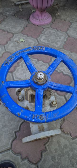 Продам задвижку новую