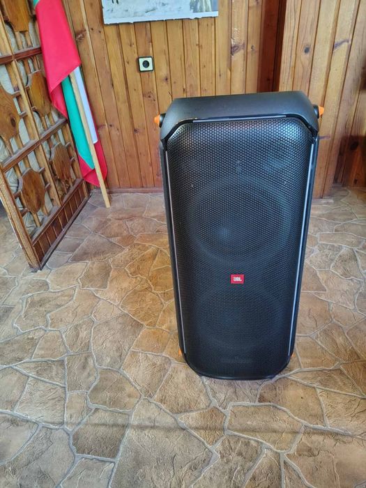 Продавам Аудио система JBL Partybox 710