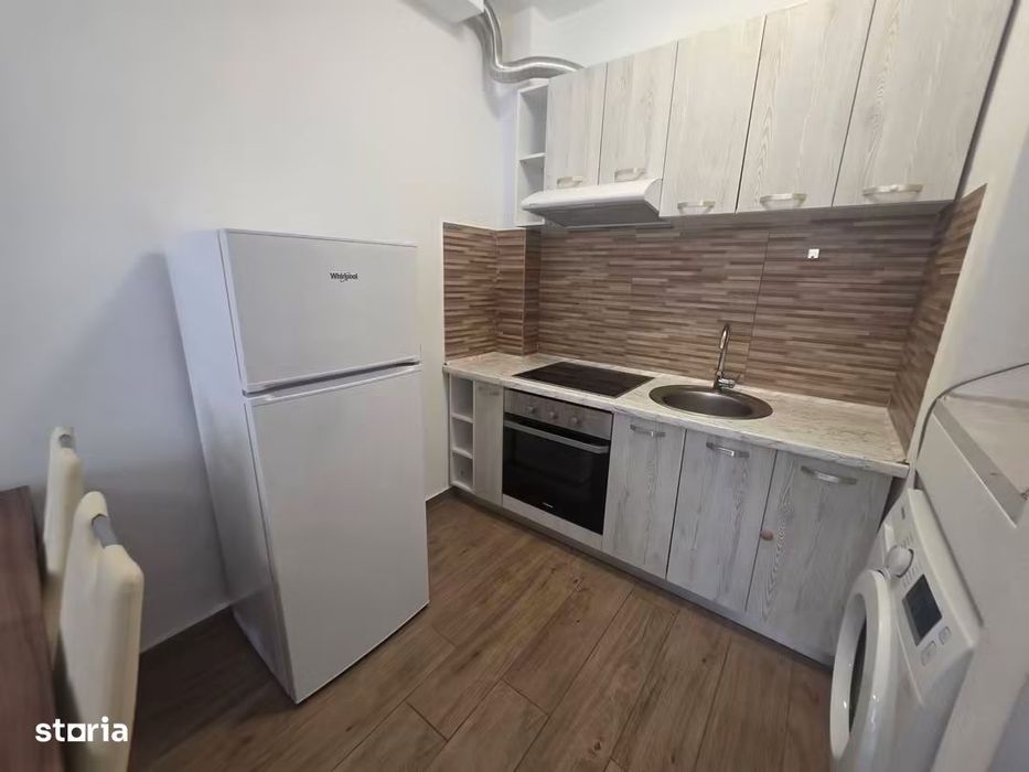 Inchiriez 2 camere tip studio cu parcare langa Coresi
