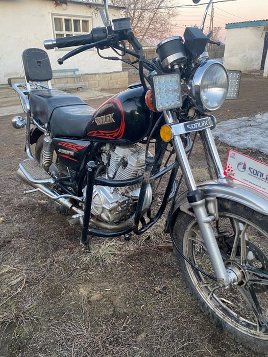 Продам мотоцикл Sonlink SL200-M10 черный красный