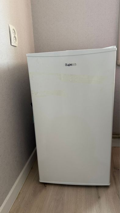 Продается холодильник Бирюса 90