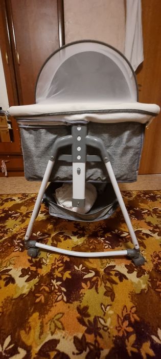 Детская манеж с маятником