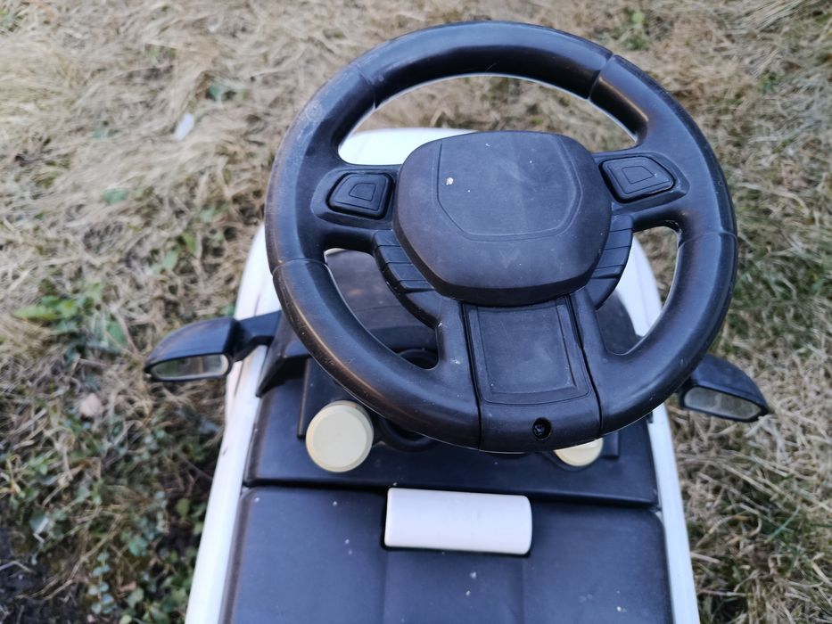 Срочно продам!!! Детский беговел машина