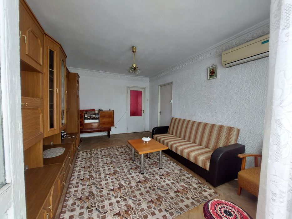 Proprietar. Vând apartament  2  camere Ploiești Nord (Cameliei) – Decomandat, 2 balcoane, vedere liberă