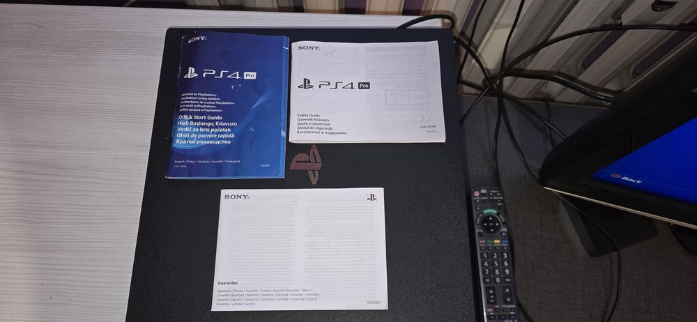 ПРОДАВАМ PSP4 pro с FORTNITE и 5 игри към него много запазен ъпдейтнат с новата версия