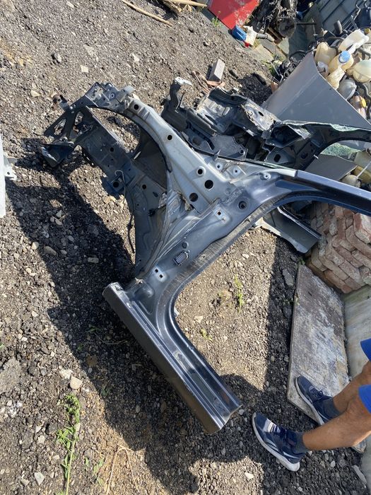 Lonjeron dreapta stanga aripa interioara dreapta stanga stalp Megane 3
