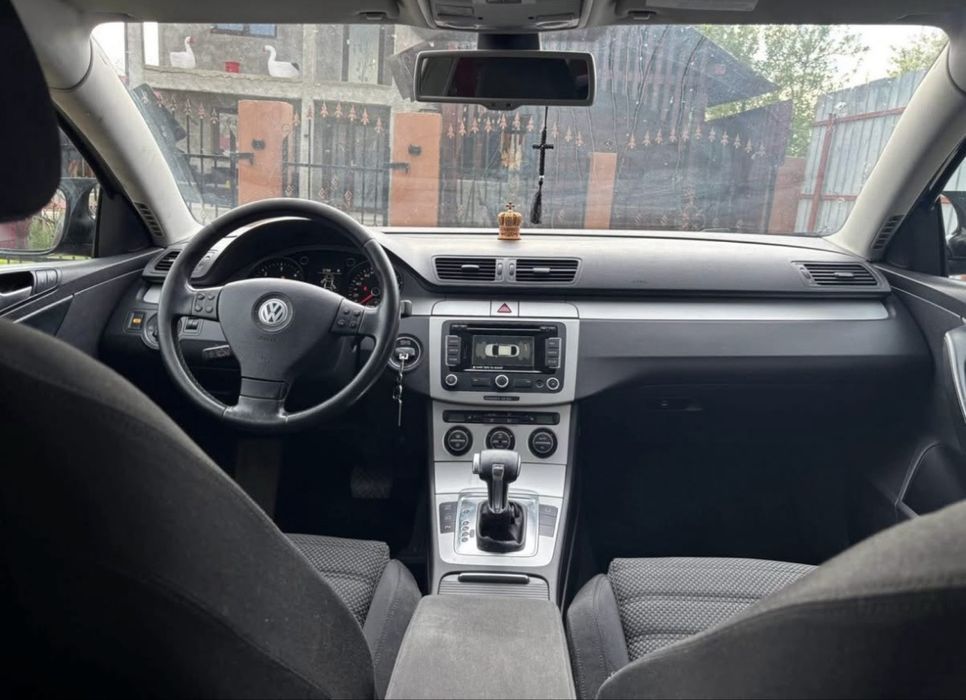 Vad passat b6 in stare bună de functionare masina se vinde din cauza ca nu o mai folosesc ,masina se prezinta foarte bine pretul este negociabil la li