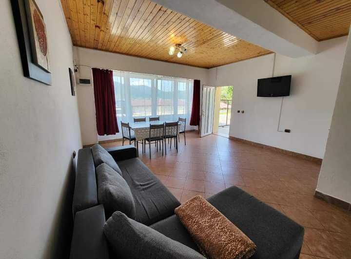 Cazare (integral toată casa) Casa de vacanță pe Clisura Dunării Dubova