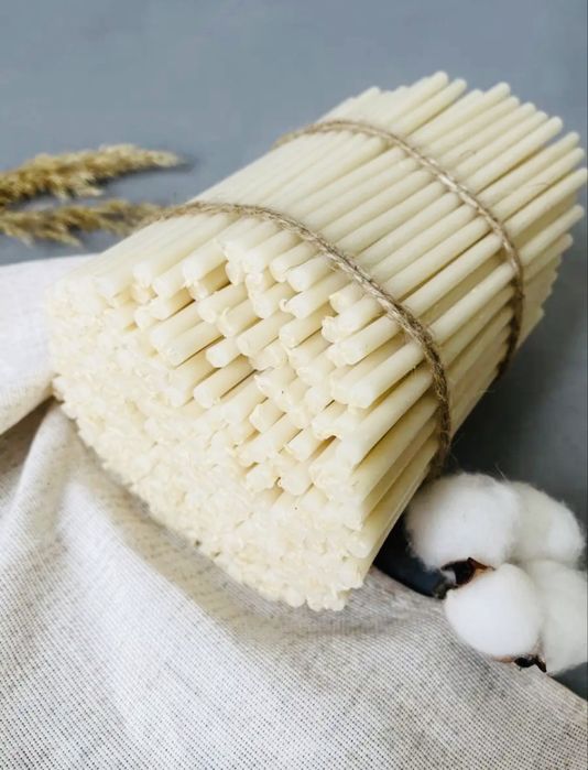 Свечи восковые , белые