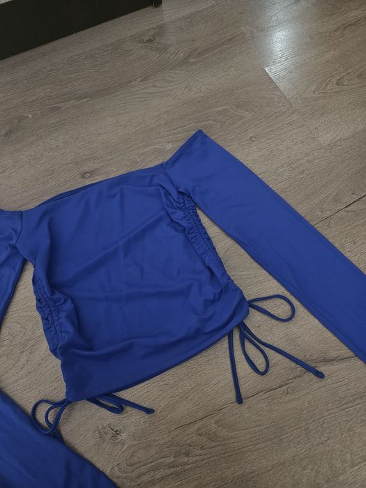 Top NOU Bershka, fără umeri