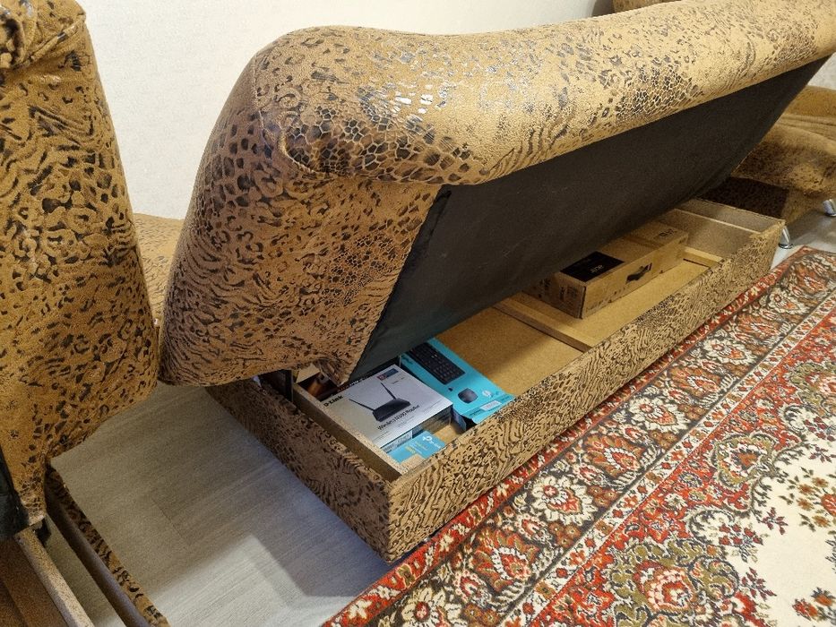 Диван и 2 кресла (3+1+1)