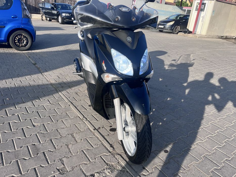 Maxi scuter Yamaha X City 250 chit polini