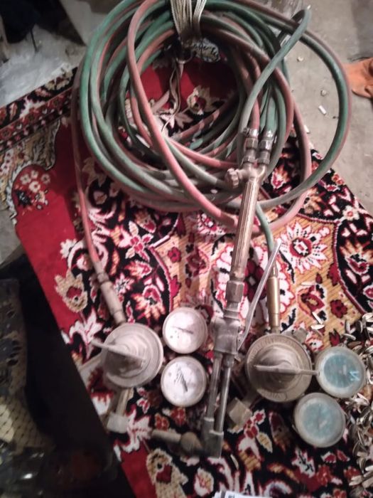 Ацетилен , митан баллондар сатылады