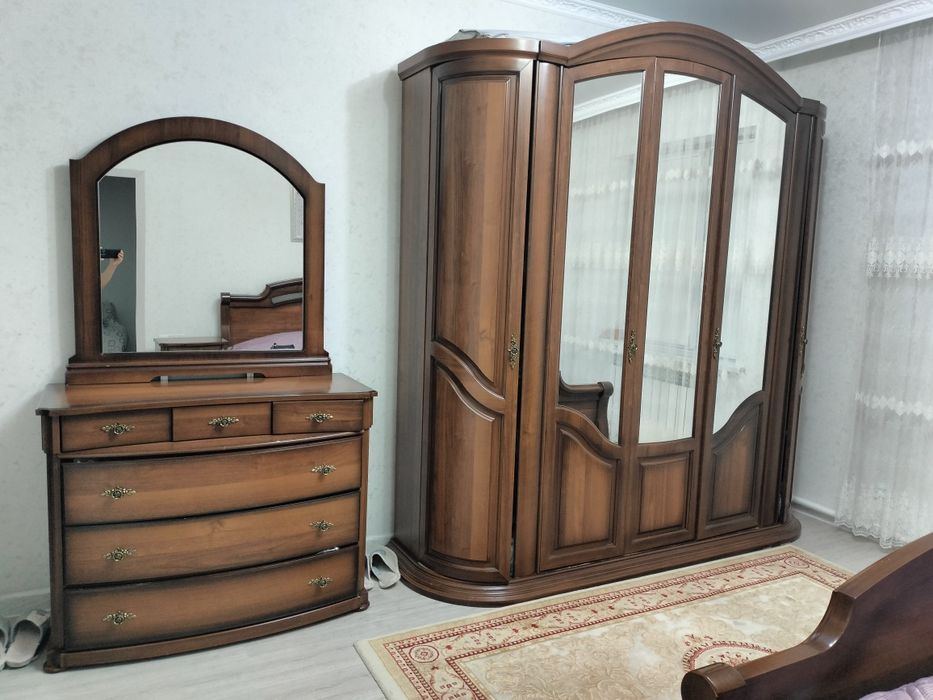 Спальный гарнитур